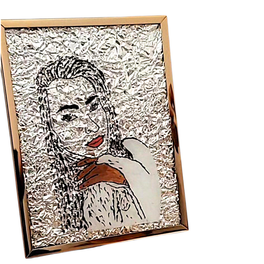 Personalisierte Kunst auf Glas Handgezeichnetes Portrait mit echten Rosenblättern