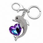 Strass Delfin Schlüsselanhänger mit Kristallherz – funkelndes Accessoire für Damen mit Strasssteinen und Karabinerhak – Bild 4