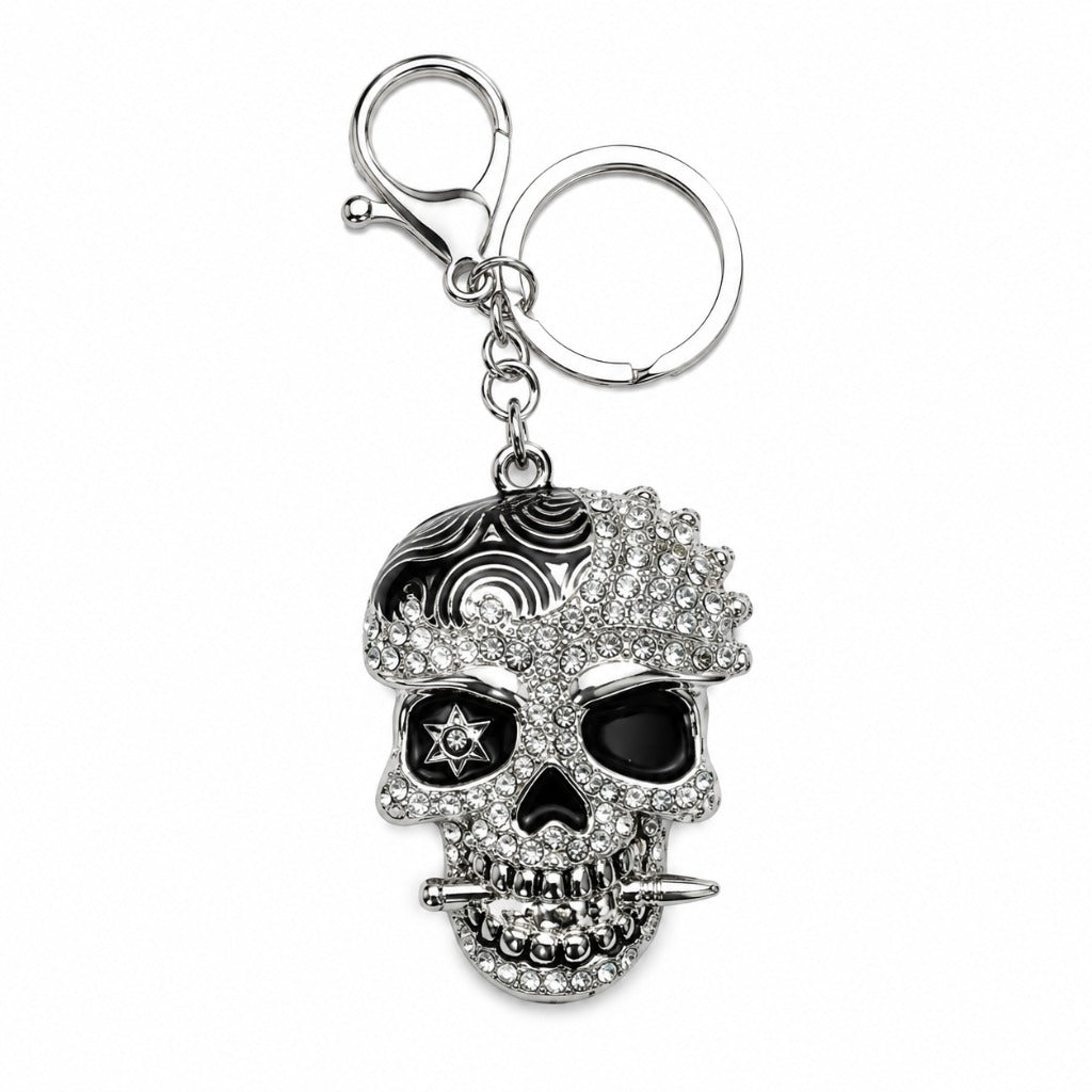 Totenkopf Schlüsselanhänger mit Strass silberfarben – glitzernder Skull Taschenanhänger Unisex